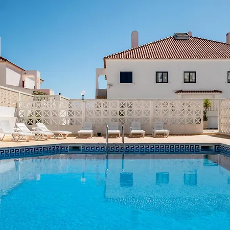 #035 2br Oura Village Pool & Prime Location Διαμέρισμα *