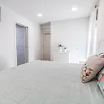 #035 2br Oura Village Pool & Prime Location アパート