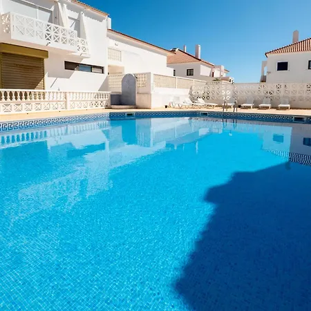 Apartamento #035 2br Oura Village Pool & Prime Location